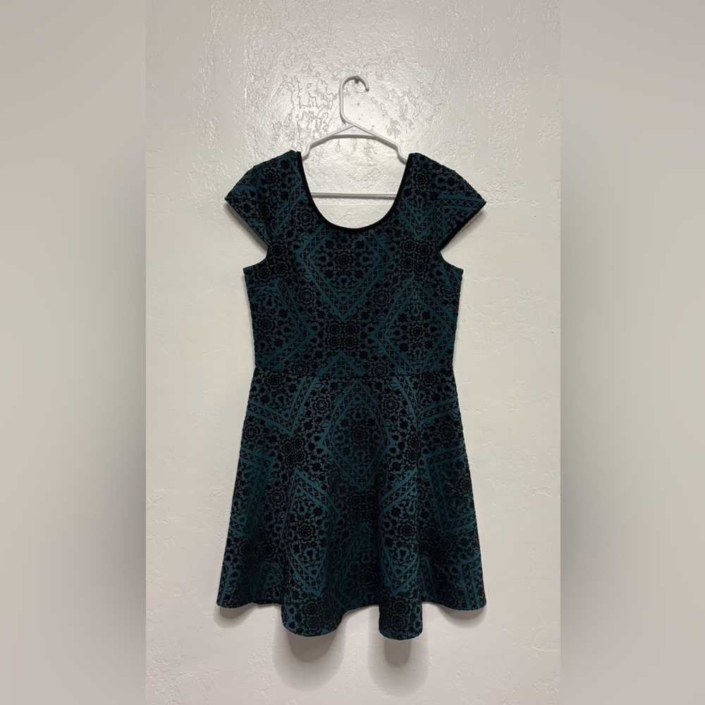 New with tags, womens size large dress, #E1175